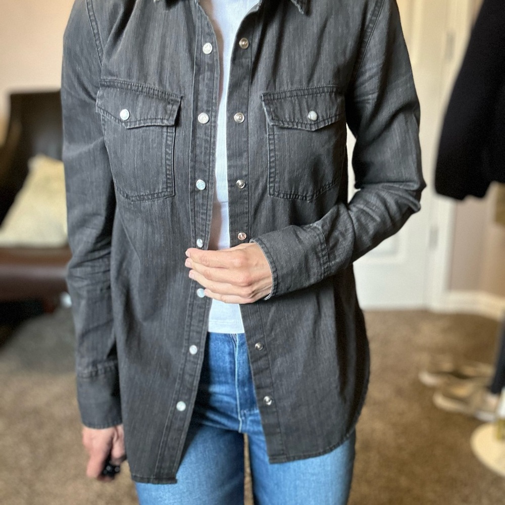 Women’s Gray Denim shirt by J Crew. Size 00
